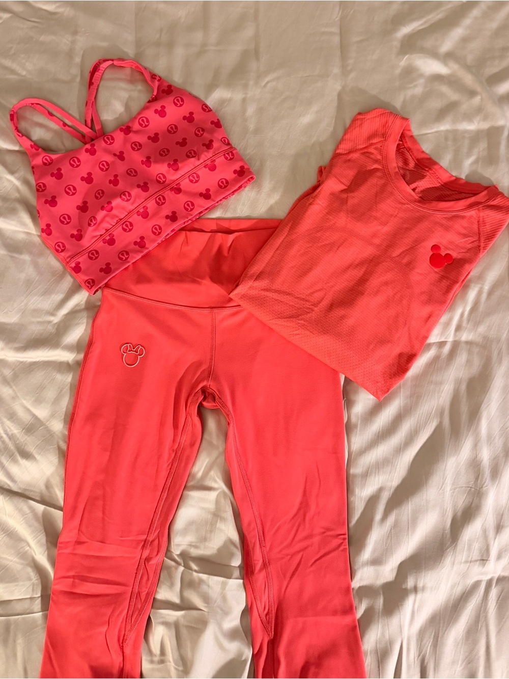 NWOT Disney x Lululemon 3 Pc Set Align Swiftly Energy Bra - Lip Gloss - Sz 6